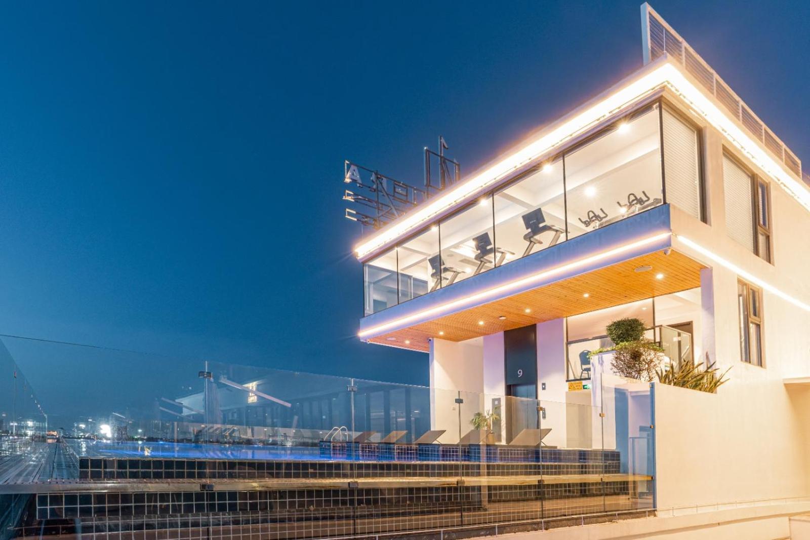 One Riviera Hotel And Residences Ban Souanmone Екстериор снимка